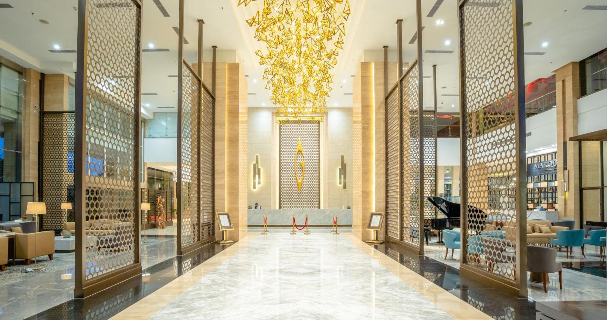 Gumaya Tower Hotel Semarang Exterior foto